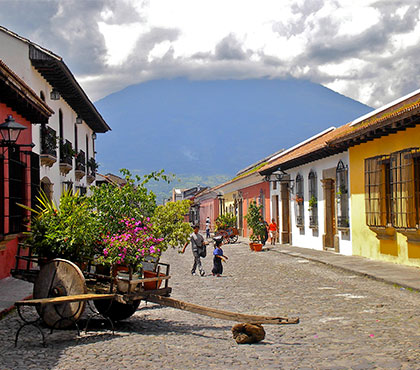 Tour-cultural-caminando-en-Antigua-Guatemala-cultural-walking-tour-in-antigua-guatemala-around-antigua-guatemala-v4